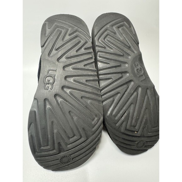 UGG Neumel 2 Black Ankle Chukka Shearling Lined Boots 1017320K Big Kids Size 4 - Picture 9 of 13